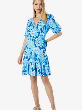 Lilly Pulitzer Kessler Wrap Dress Blue Floral Short Sleeve Beach Size Large